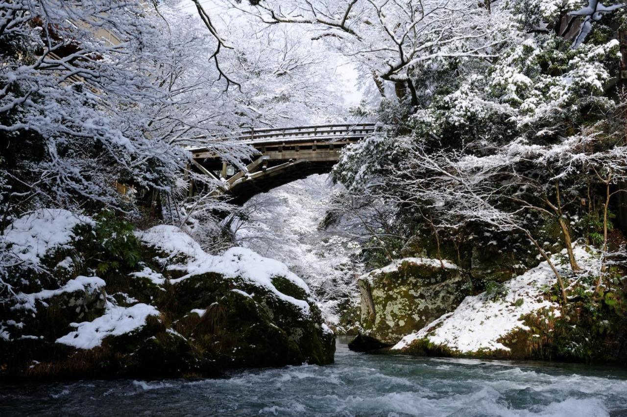 Отель Shirasagiyu Tawaraya Кага Экстерьер фото
